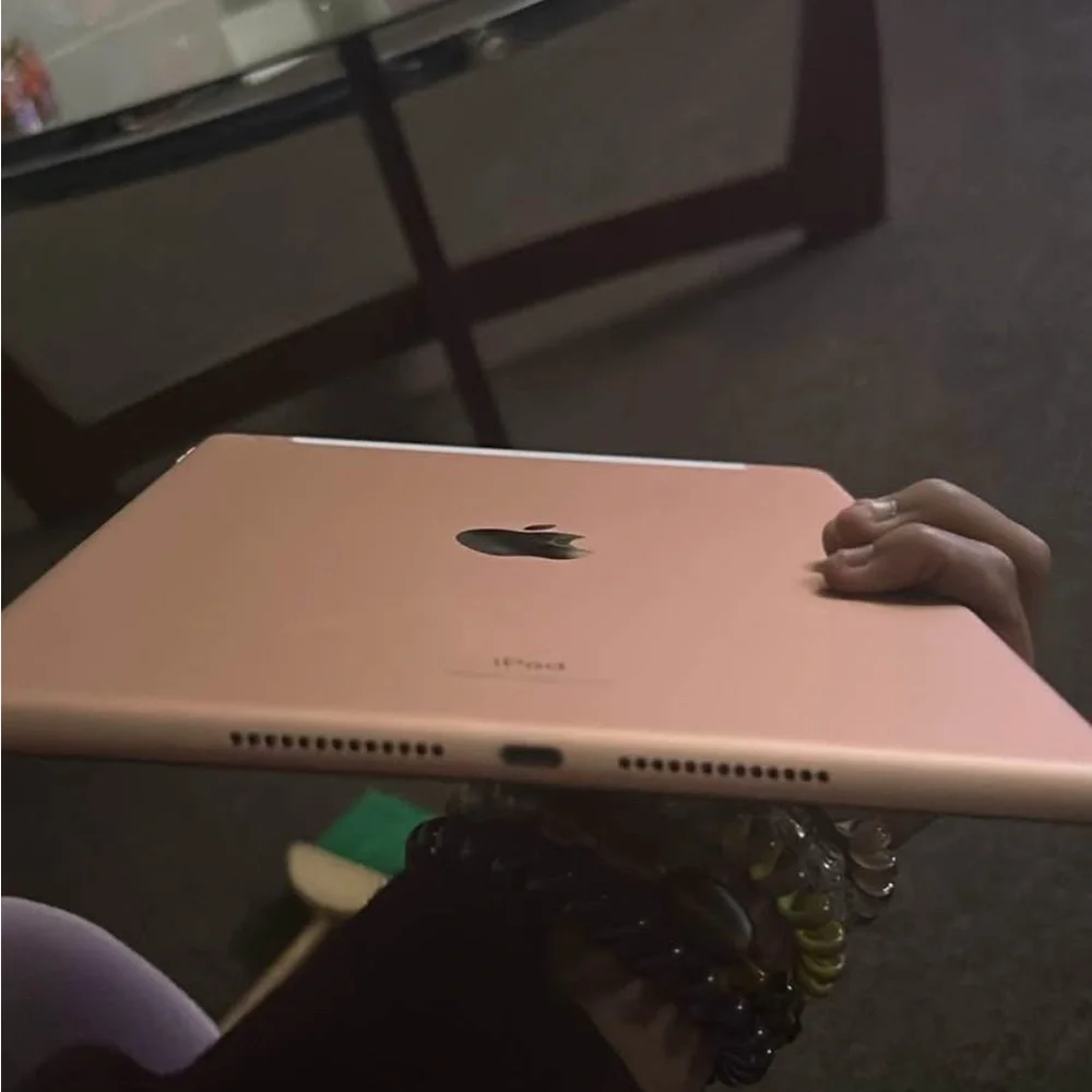 Apple Tablet in Classic Silver